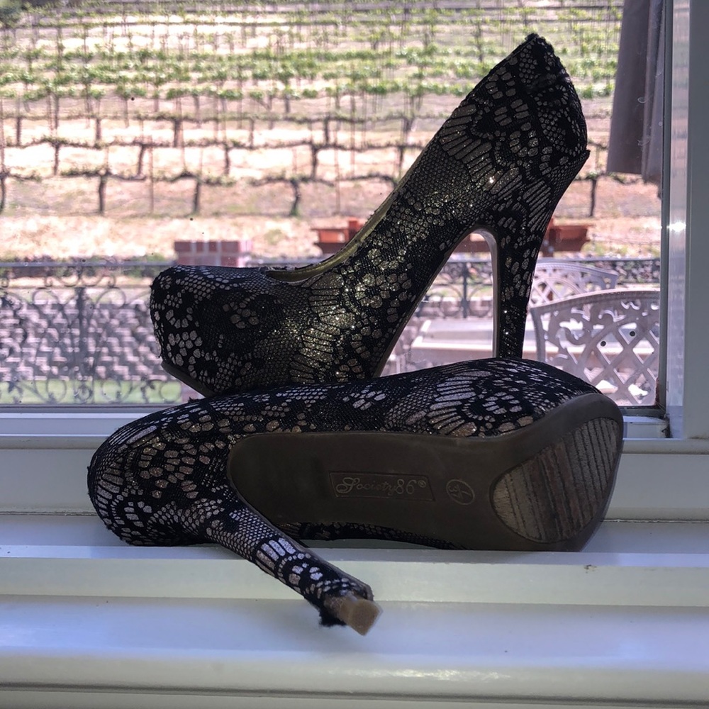 Society 86 high heels. 7 1/2 inches